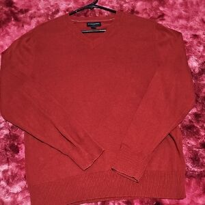 🦉Banana Republic Men's Deep Red V-Neck Sweater